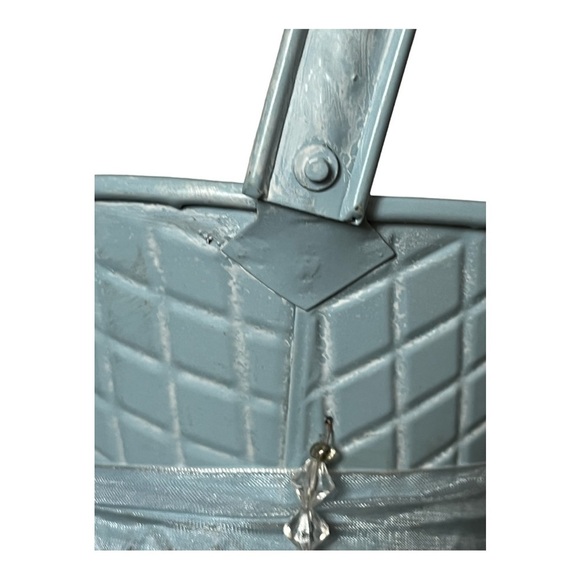 METAL Easter/Cottage Core basket/plant container. - Picture 5 of 7